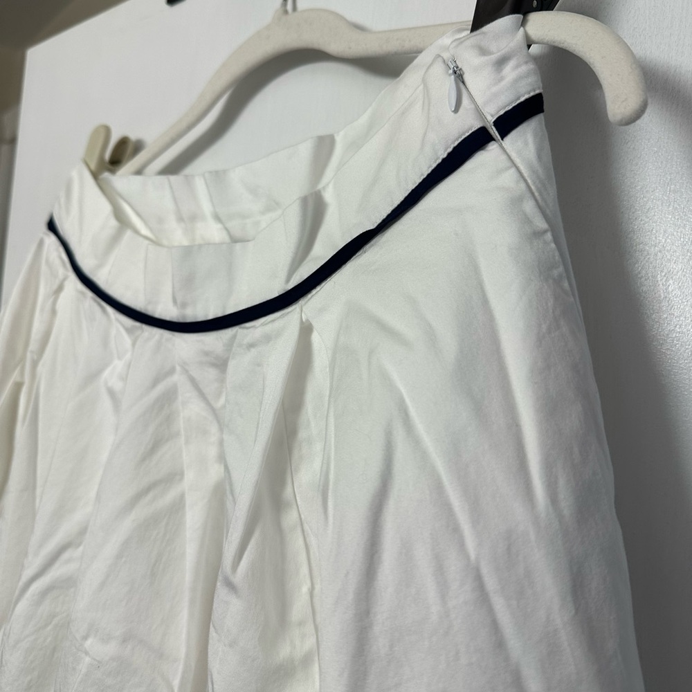 French Connection White Skirt with Navy Scalloped Hem - Picture 7 of 11